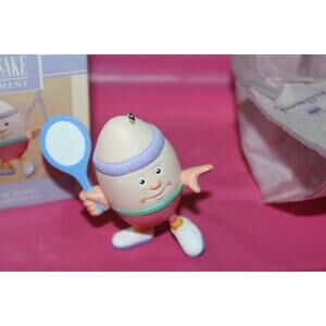 Hallmark Eggs In Sports Tennis 1993 Series 2 Easter Holiday Ornament QE08322